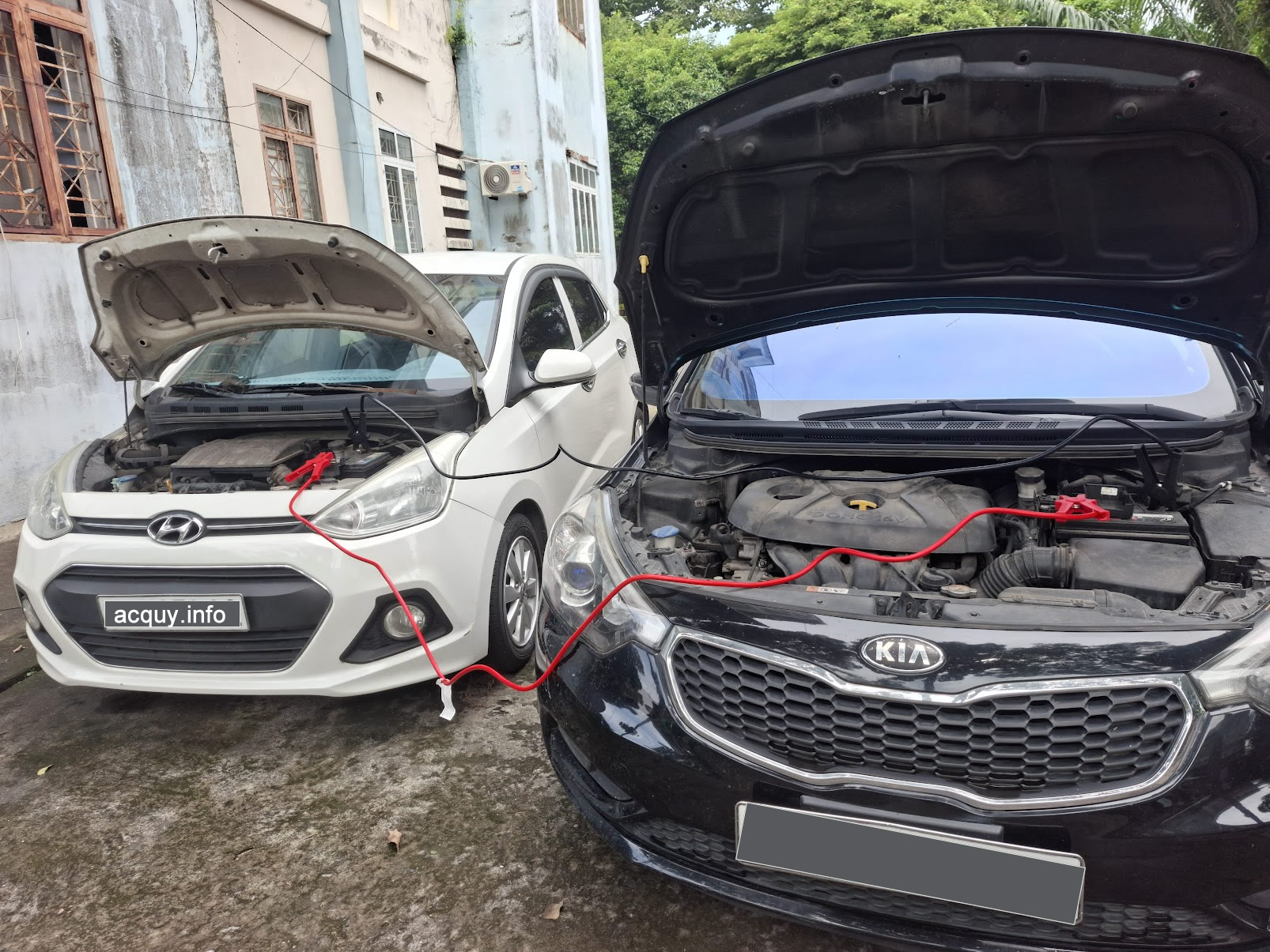 Cách Câu Bình Ắc Quy Ô Tô An Toàn: Quy Trình Chuẩn Tránh Cháy Nổ Hộp Đen ECU