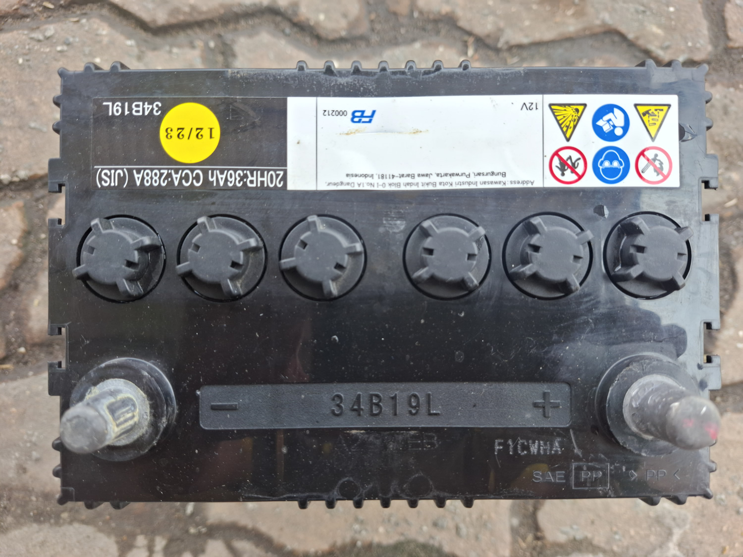 Cận cảnh thông số kỹ thuật bình ắc quy theo xe Mitsubishi Xforce FB 34B19L 36Ah CCA 288A
