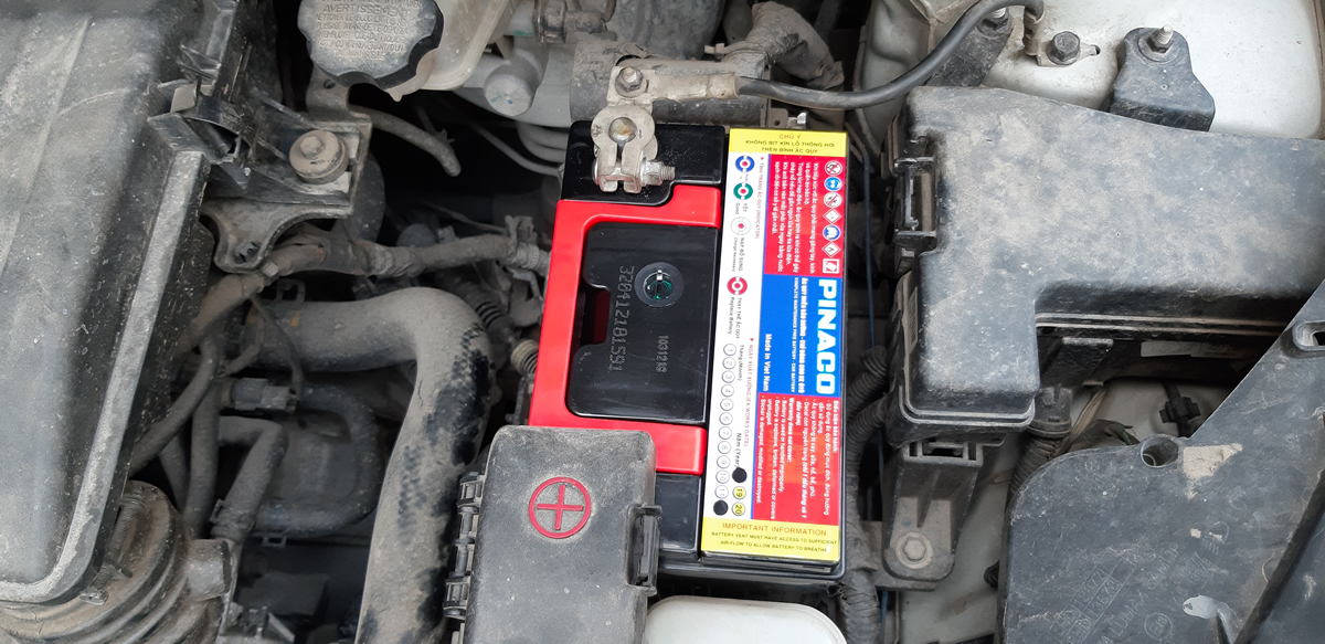 Thay bình ắc quy Hyundai i10