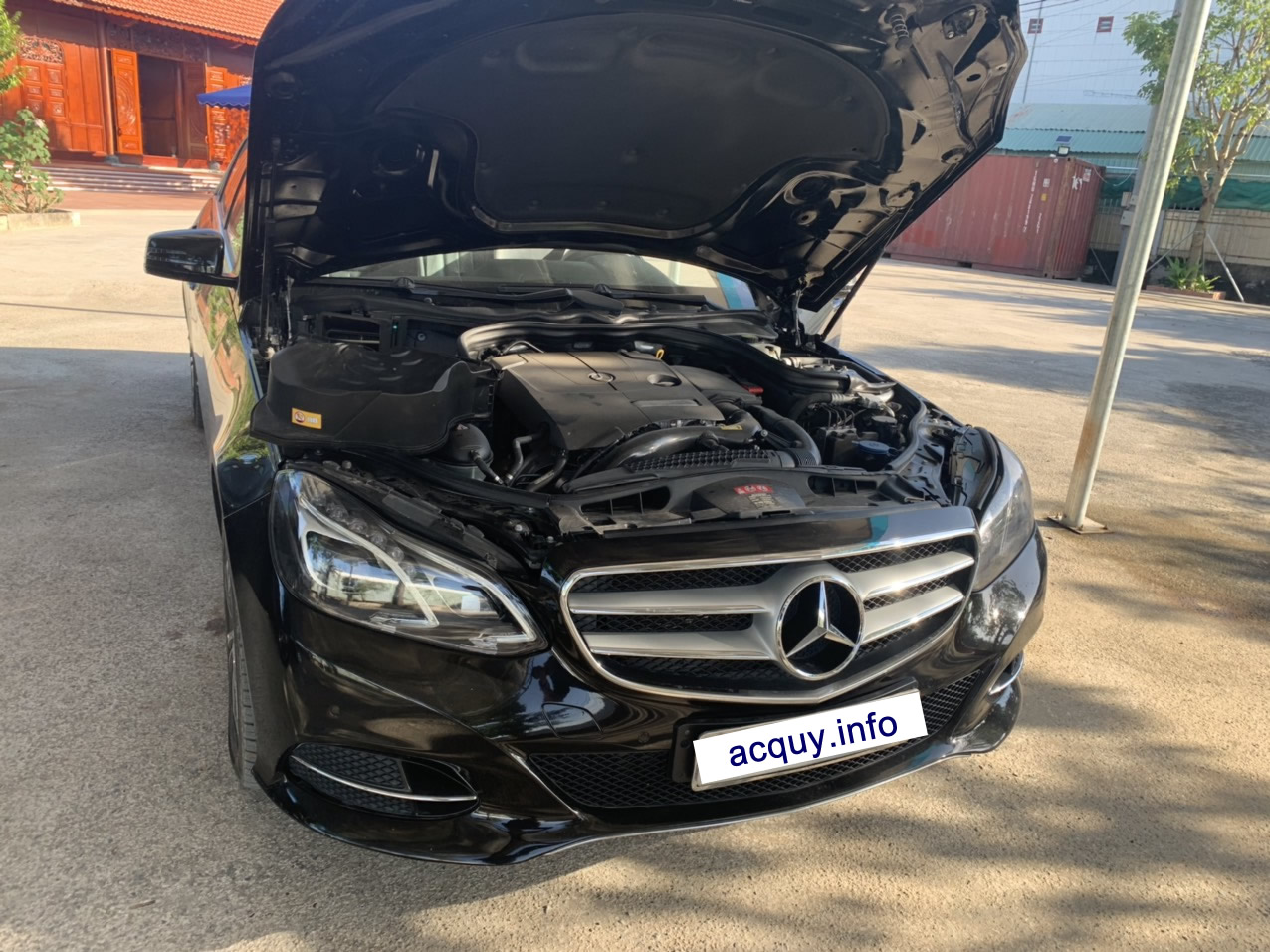 Thay bình ắc quy Mercedes E250