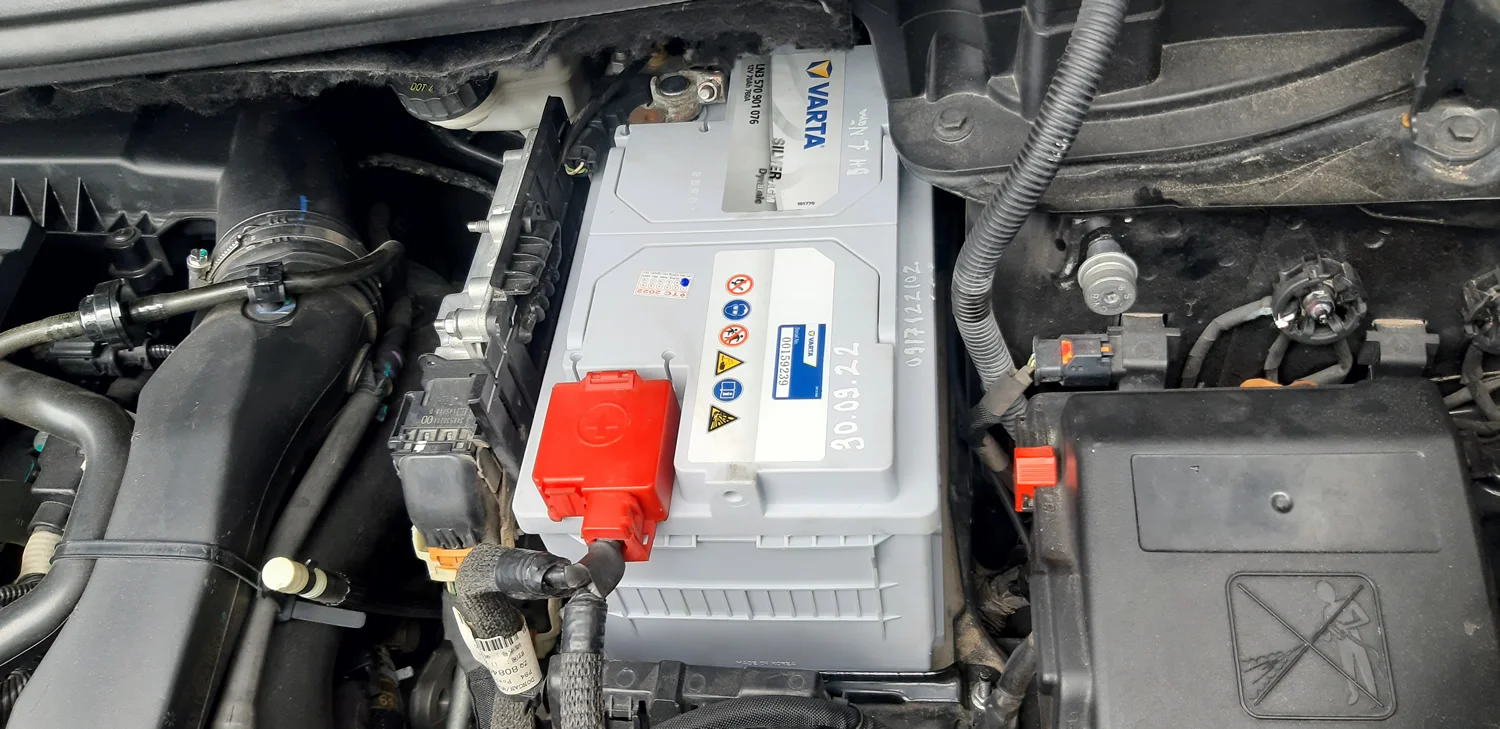 Thay bình ắc quy Varta Agm cho xe Peugeot